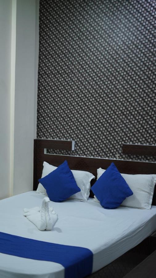 Hotel Janvi Interntaional Inn Музафарпур Екстериор снимка