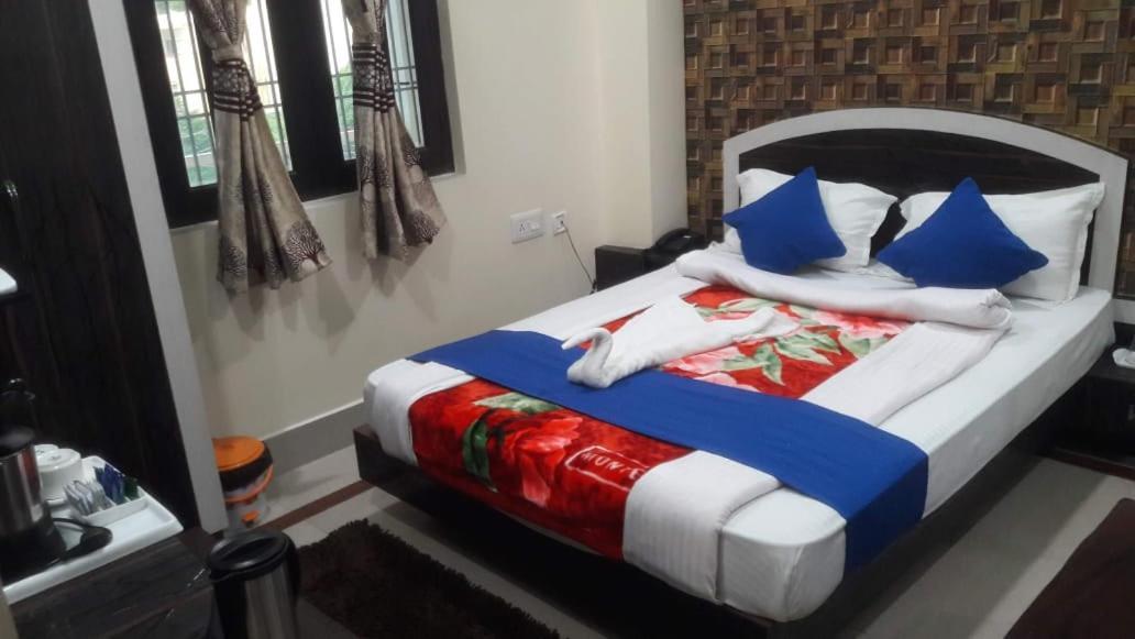 Hotel Janvi Interntaional Inn Музафарпур Екстериор снимка