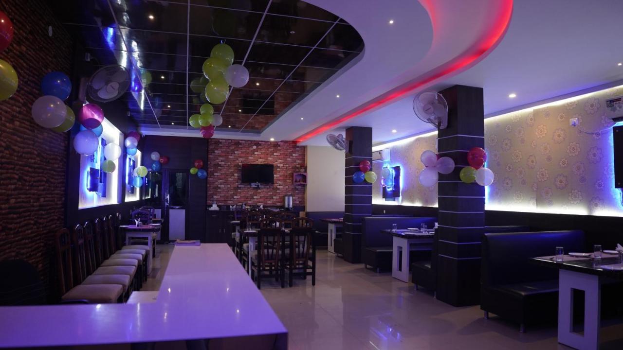 Hotel Janvi Interntaional Inn Музафарпур Екстериор снимка