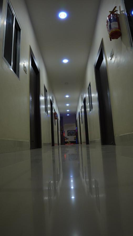 Hotel Janvi Interntaional Inn Музафарпур Екстериор снимка